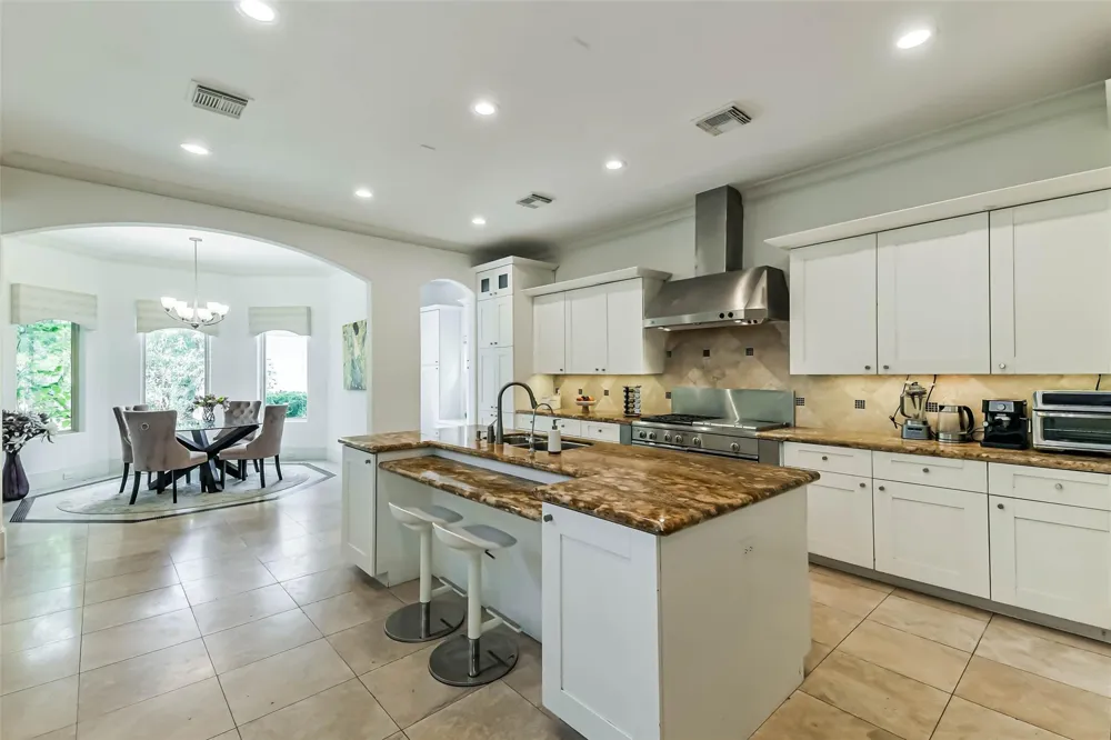 2502 Chimney Rock Road Houston, TX 77056