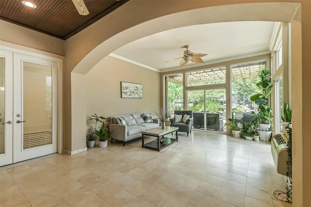 2502 Chimney Rock Road Houston, TX 77056
