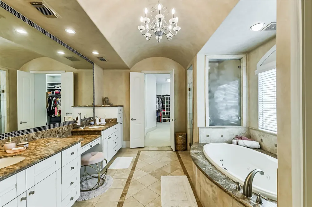 2502 Chimney Rock Road Houston, TX 77056