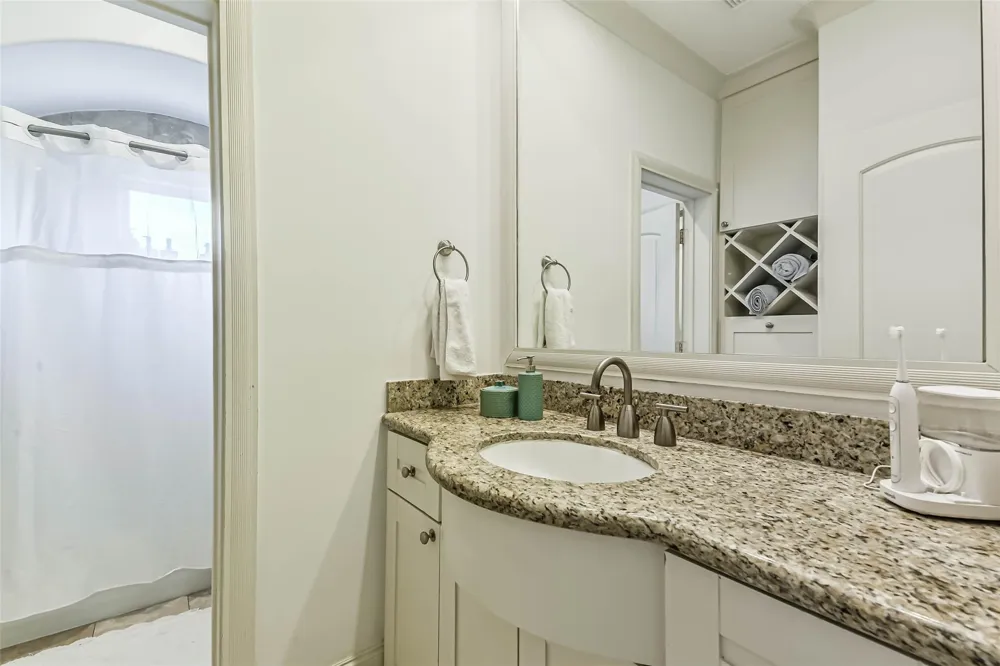 2502 Chimney Rock Road Houston, TX 77056