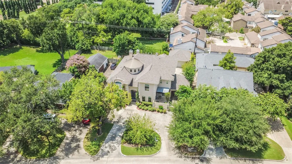 2502 Chimney Rock Road Houston, TX 77056