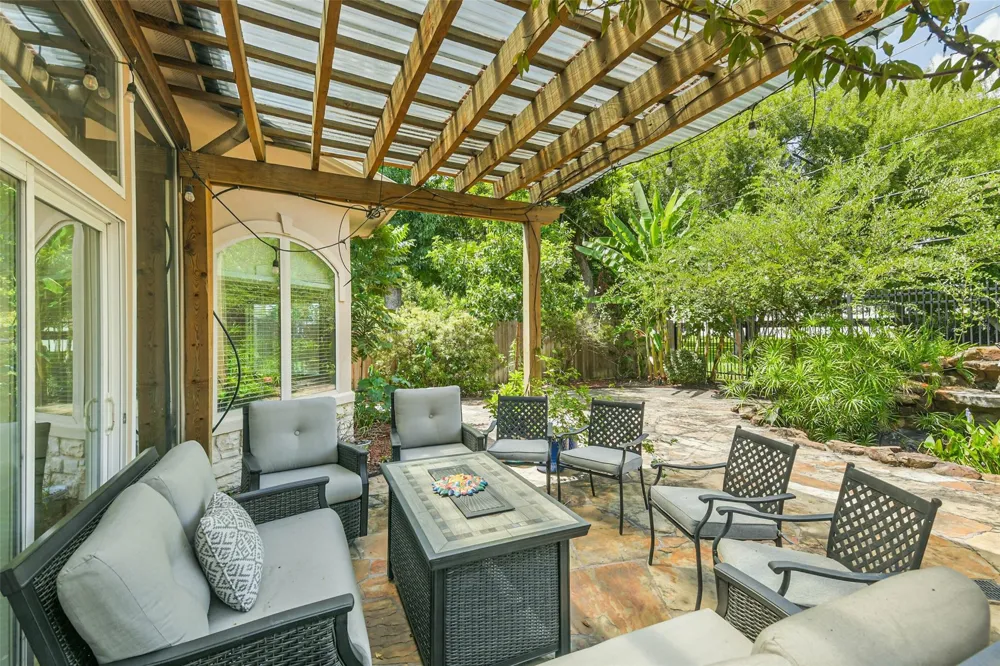 2502 Chimney Rock Road Houston, TX 77056