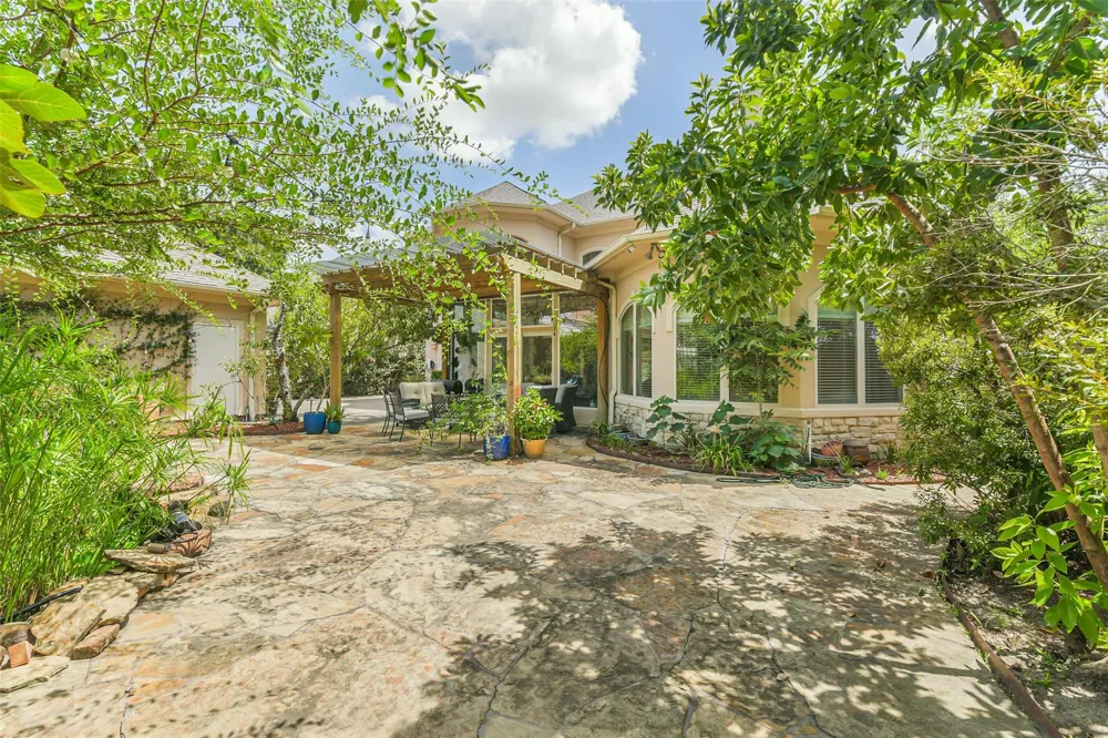 2502 Chimney Rock Road Houston, TX 77056