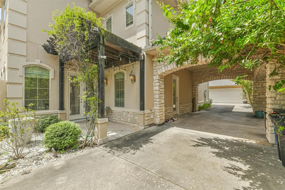 2502 Chimney Rock Road Houston, TX 77056