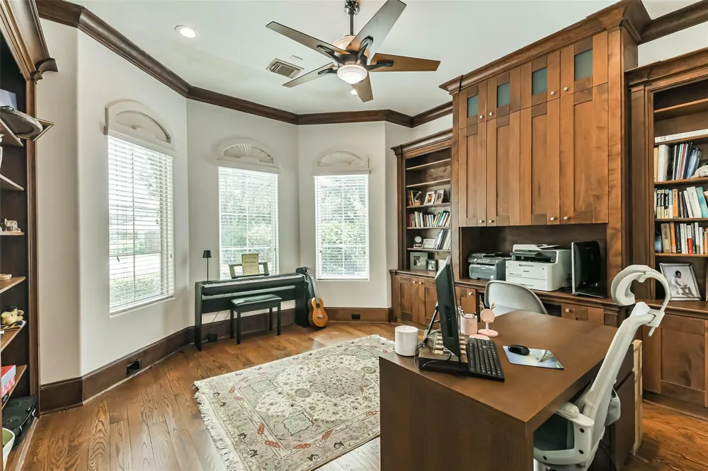 2502 Chimney Rock Road Houston, TX 77056