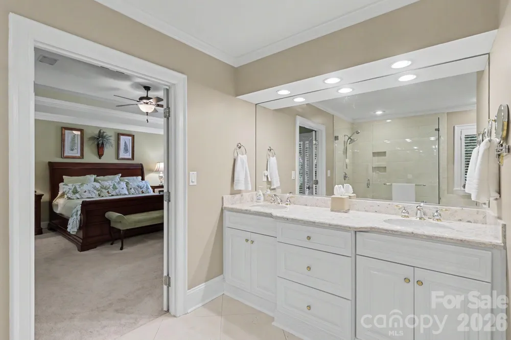 8724 Suninghurst Lane Charlotte, NC 28277