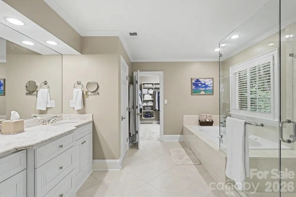 8724 Suninghurst Lane Charlotte, NC 28277
