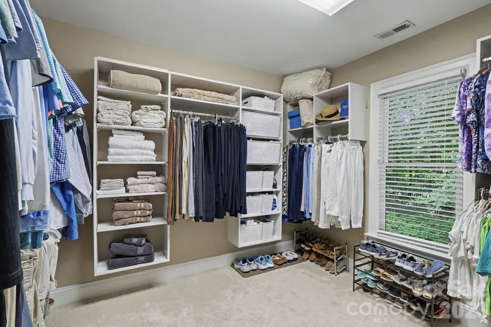 8724 Suninghurst Lane Charlotte, NC 28277