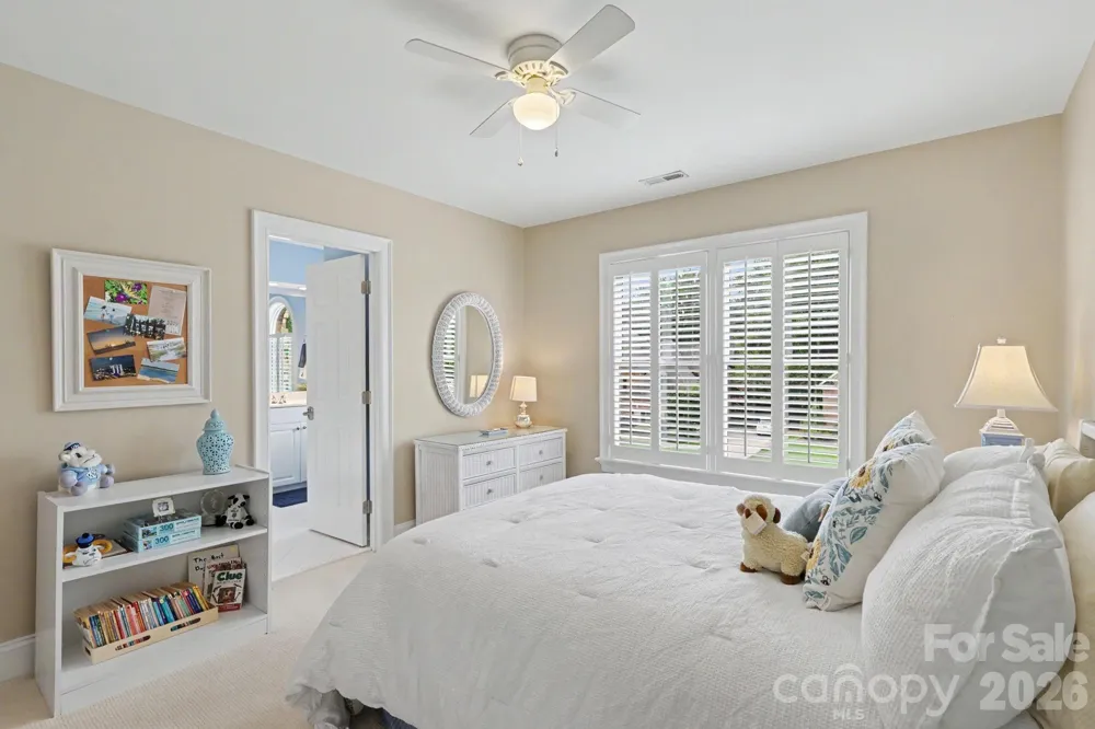 8724 Suninghurst Lane Charlotte, NC 28277