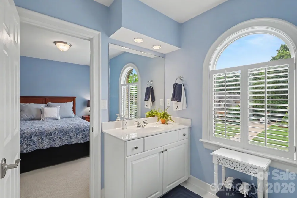 8724 Suninghurst Lane Charlotte, NC 28277