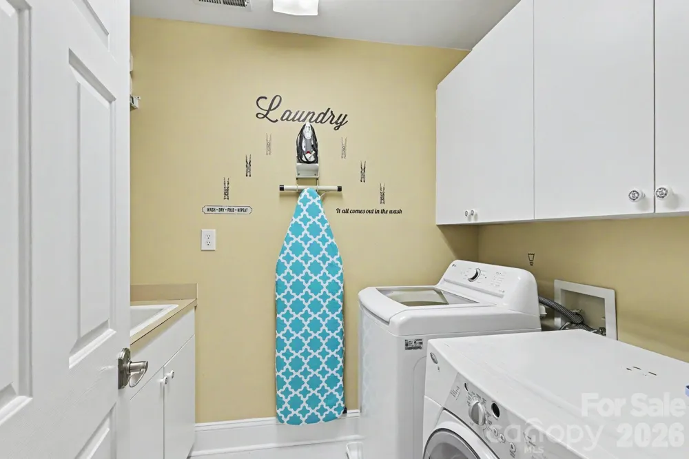 8724 Suninghurst Lane Charlotte, NC 28277