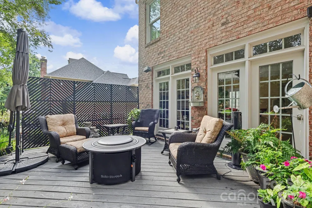8724 Suninghurst Lane Charlotte, NC 28277