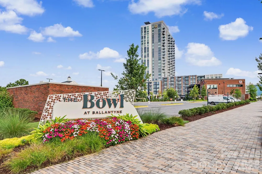 8724 Suninghurst Lane Charlotte, NC 28277