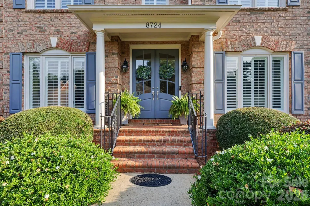 8724 Suninghurst Lane Charlotte, NC 28277