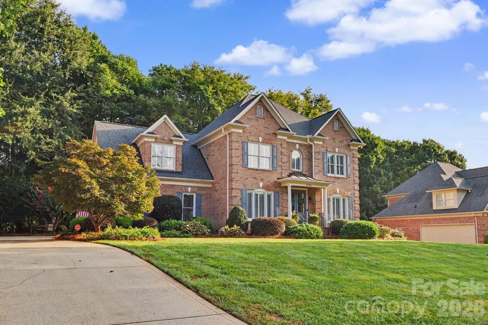 8724 Suninghurst Lane Charlotte, NC 28277