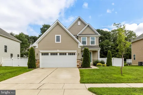 18 CIRCLE DRIVE