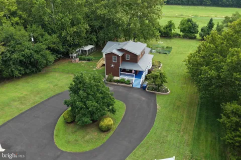 1122 WHITEHALL ROAD