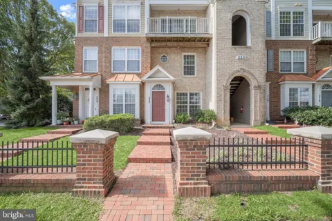 222 FALLSGROVE BOULEVARD #2