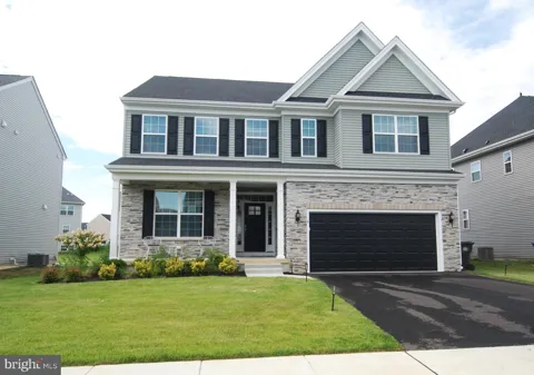 6 MAYFAIR COURT