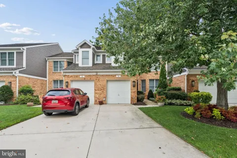 4 WOODCHESTER COURT #4
