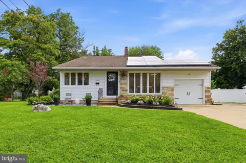 1530 BOWLING GREEN DRIVE