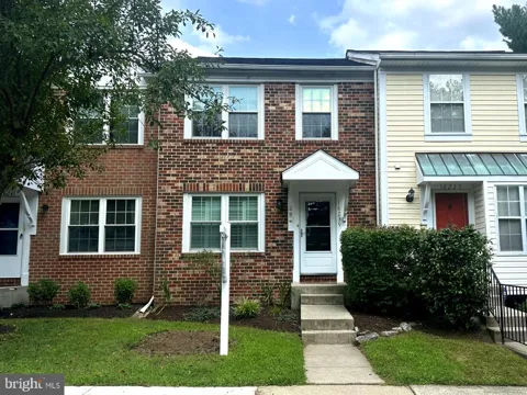 18239 FOX CHASE CIRCLE