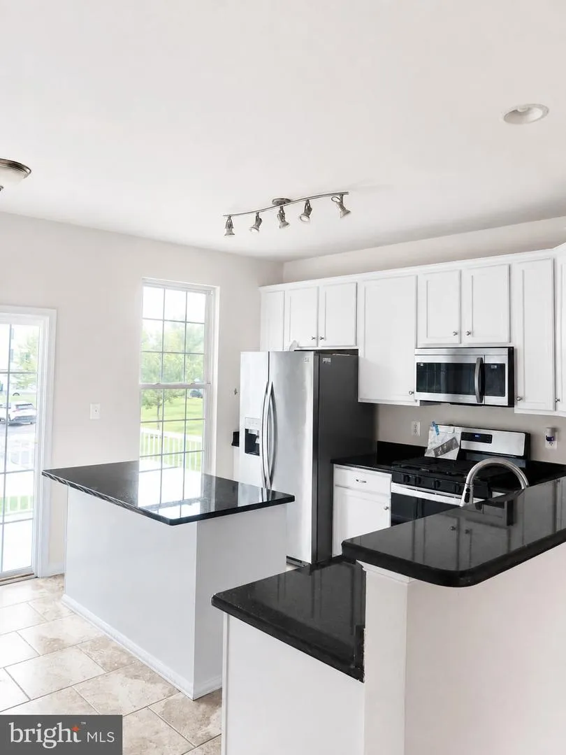 42845 SYKES TER Chantilly, VA 20152