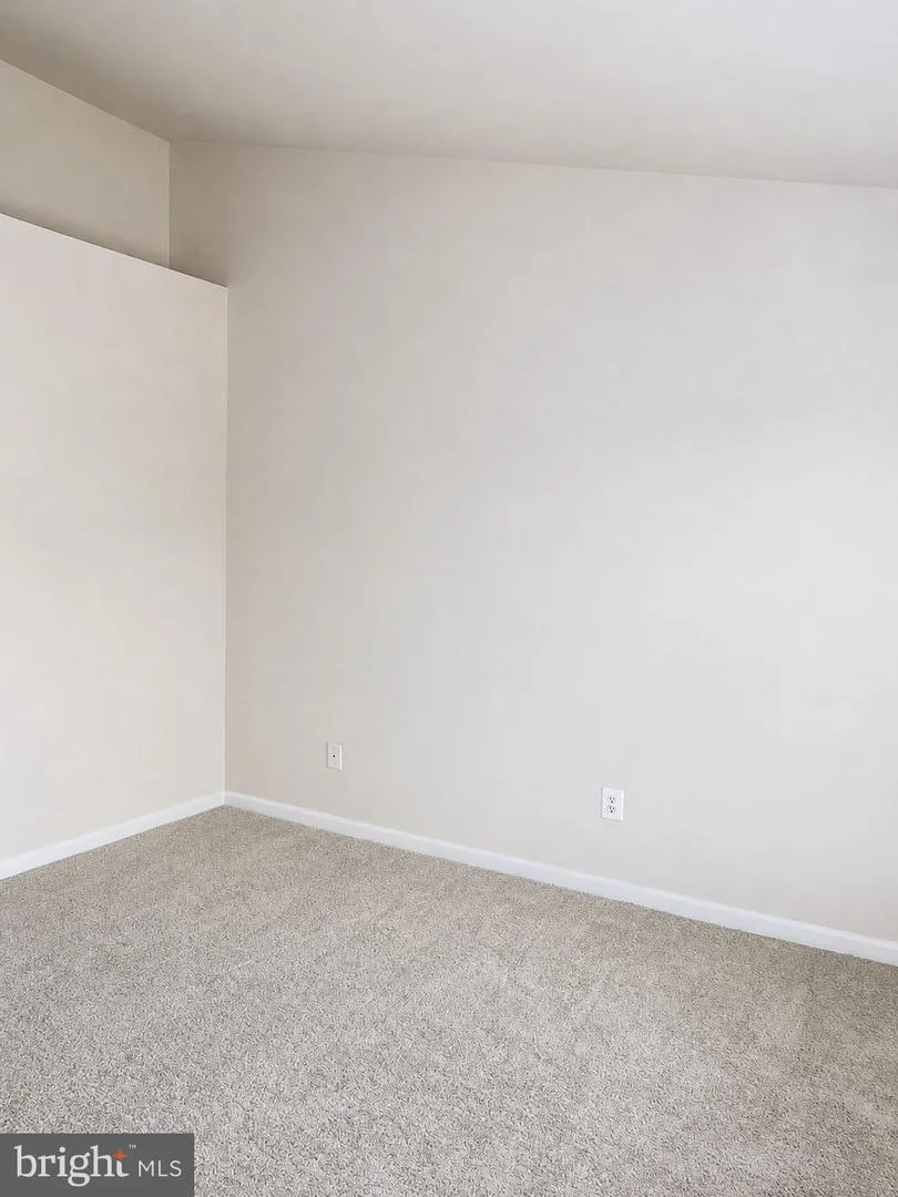 42845 SYKES TER Chantilly, VA 20152