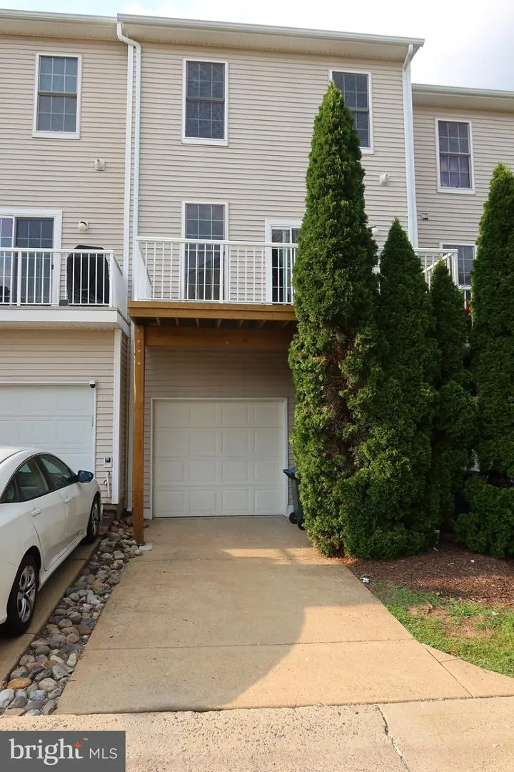 42845 SYKES TER Chantilly, VA 20152