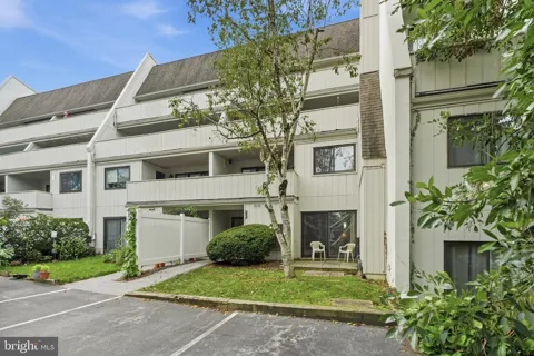 120 SUMMIT HOUSE #120