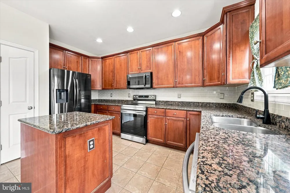 117 HUNTFIELD DRIVE Smyrna, DE 19977