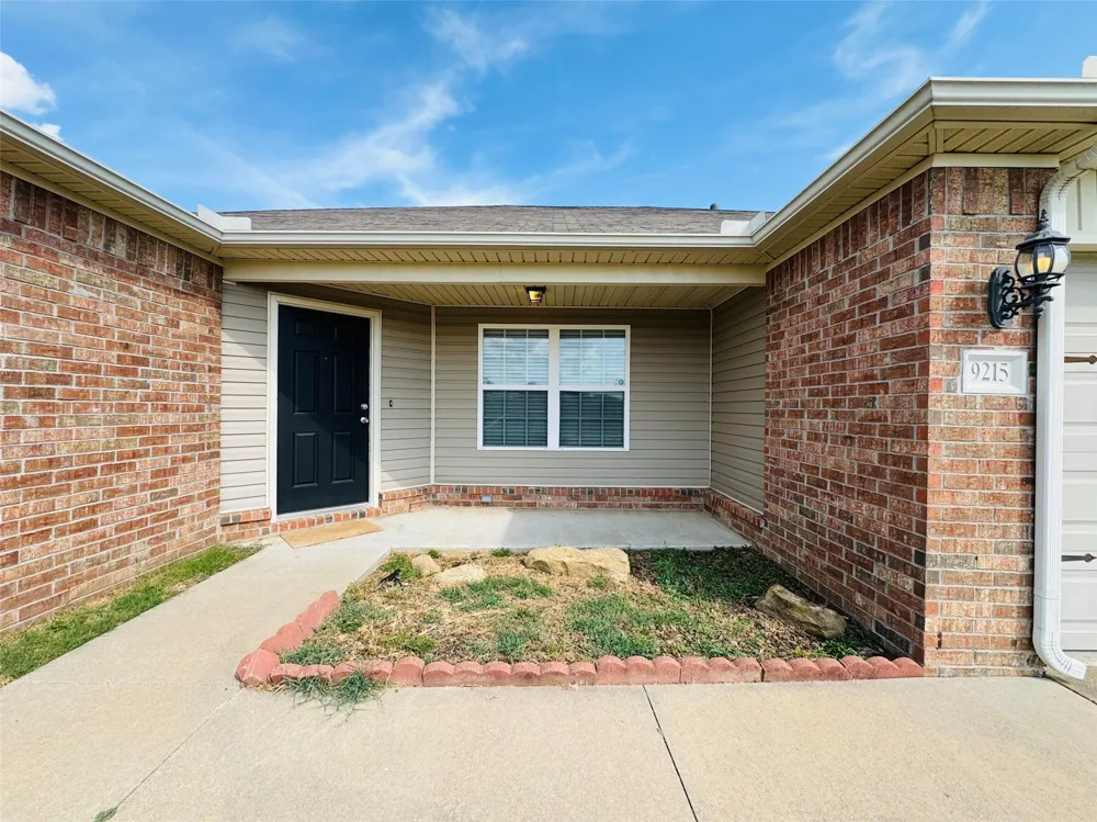 9215 S 253rd EastAvenue Broken Arrow, OK 74014