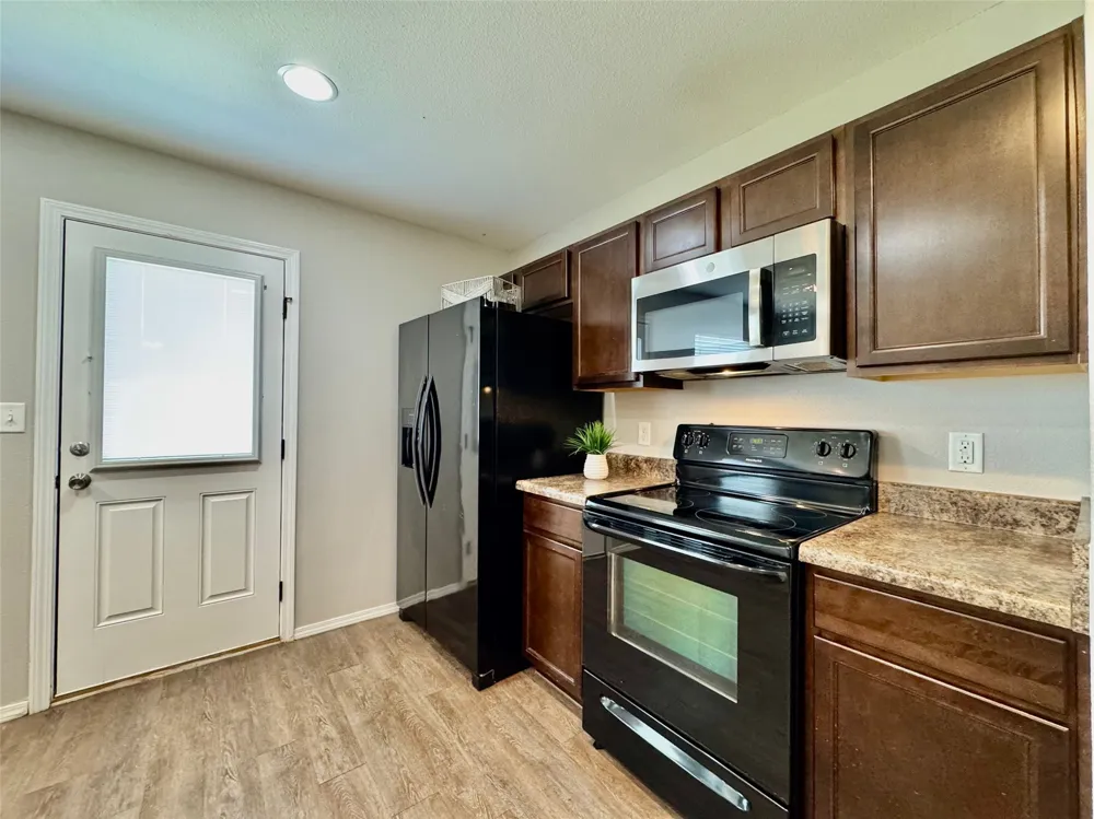 9215 S 253rd EastAvenue Broken Arrow, OK 74014