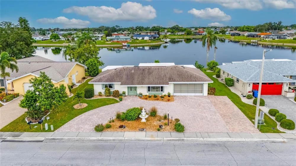 1516 NEW BEDFORD DRIVE Sun City Center, FL 33573