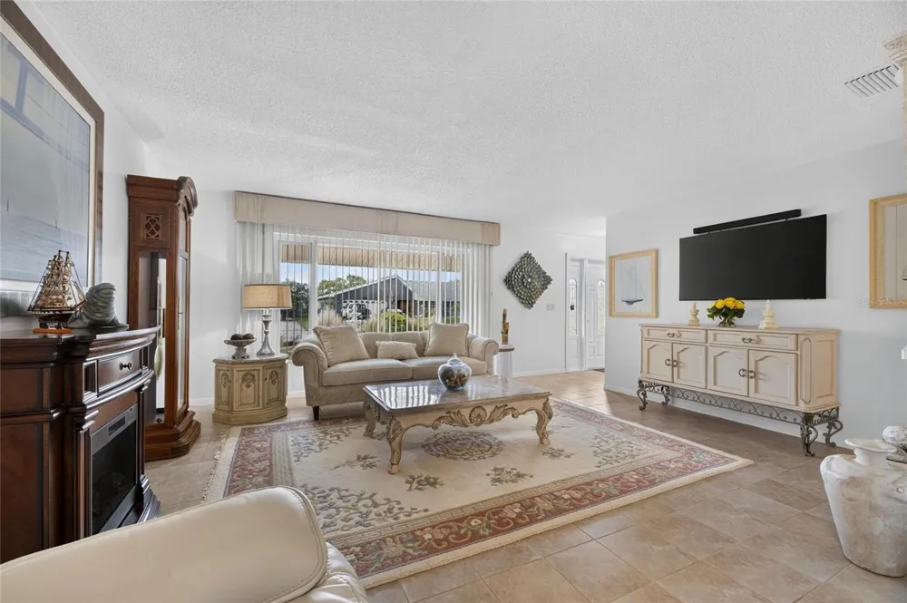1516 NEW BEDFORD DRIVE Sun City Center, FL 33573