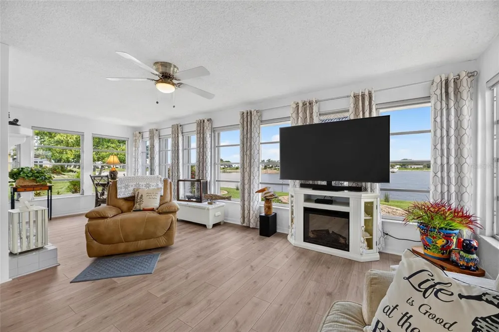 1516 NEW BEDFORD DRIVE Sun City Center, FL 33573