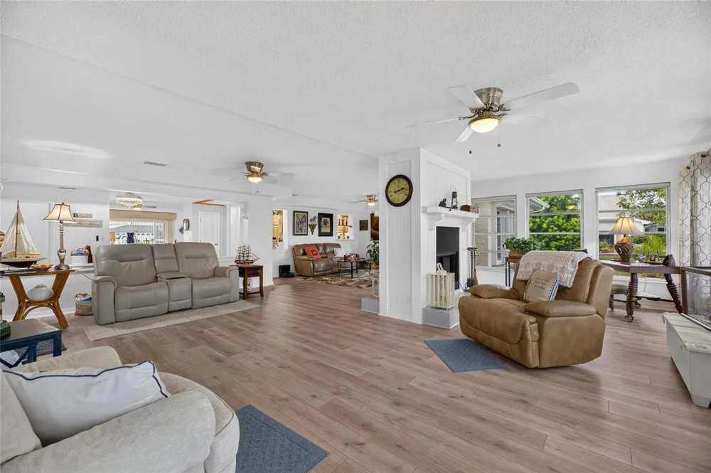 1516 NEW BEDFORD DRIVE Sun City Center, FL 33573