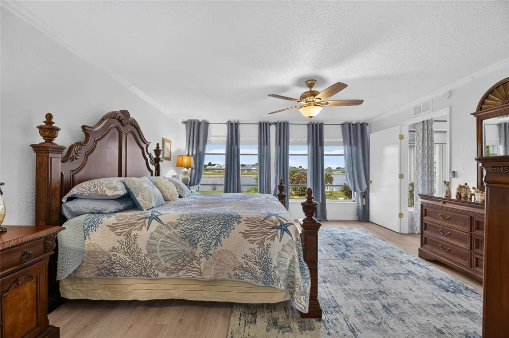 1516 NEW BEDFORD DRIVE Sun City Center, FL 33573