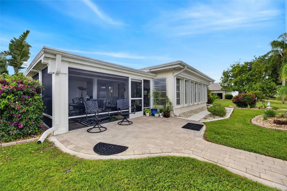 1516 NEW BEDFORD DRIVE Sun City Center, FL 33573