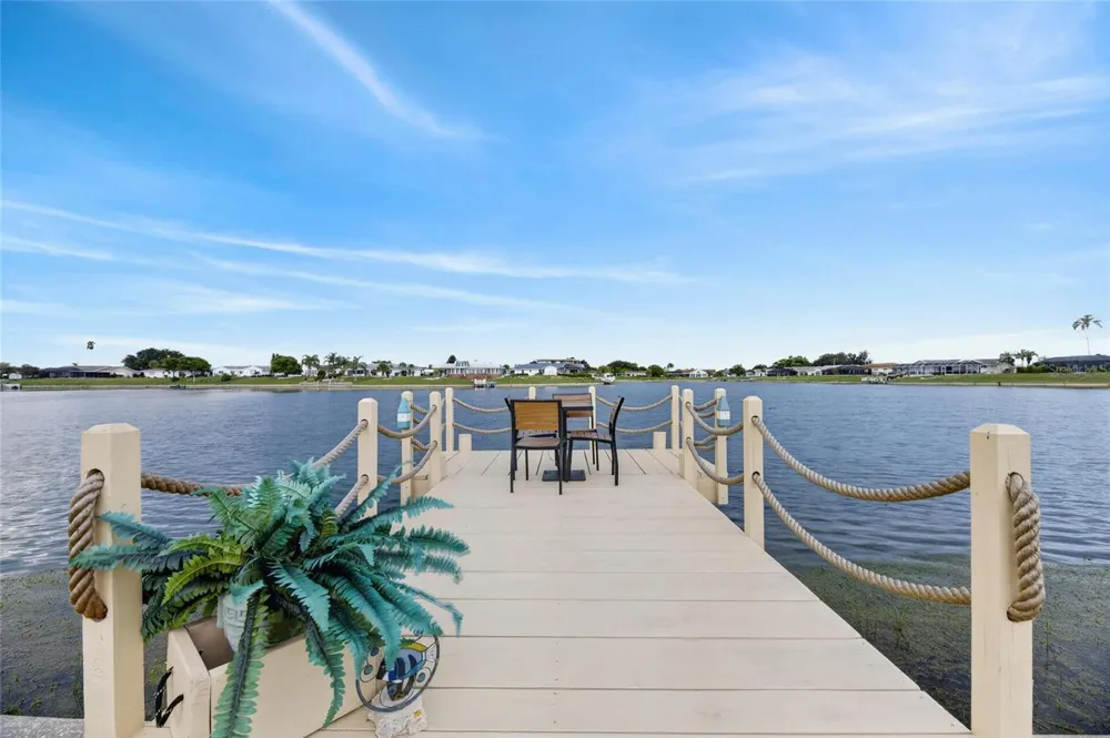 1516 NEW BEDFORD DRIVE Sun City Center, FL 33573