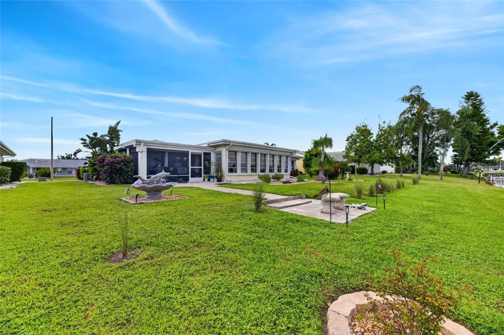 1516 NEW BEDFORD DRIVE Sun City Center, FL 33573