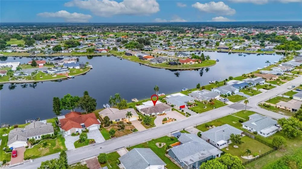 1516 NEW BEDFORD DRIVE Sun City Center, FL 33573