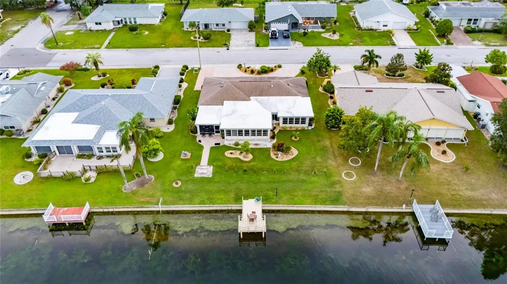 1516 NEW BEDFORD DRIVE Sun City Center, FL 33573