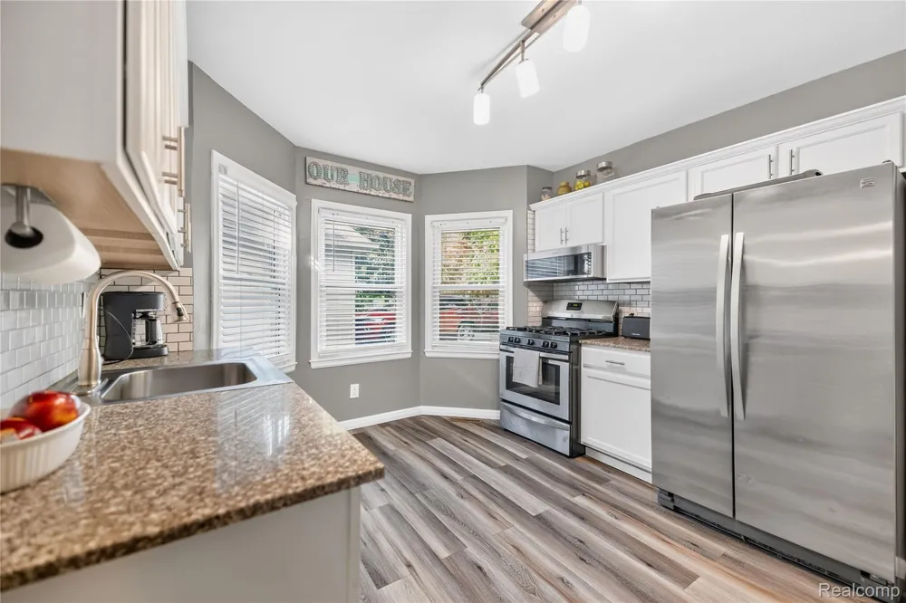 25478 6th Street Grosse Ile Township, MI 48138