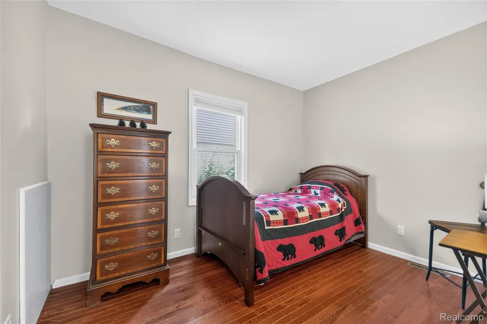 25478 6th Street Grosse Ile Township, MI 48138