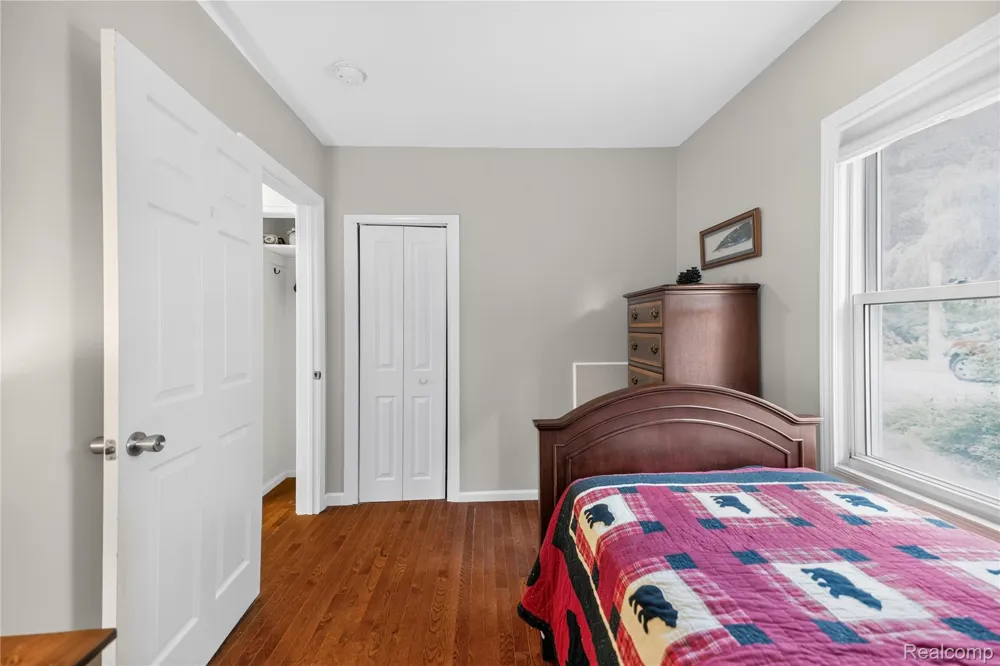 25478 6th Street Grosse Ile Township, MI 48138