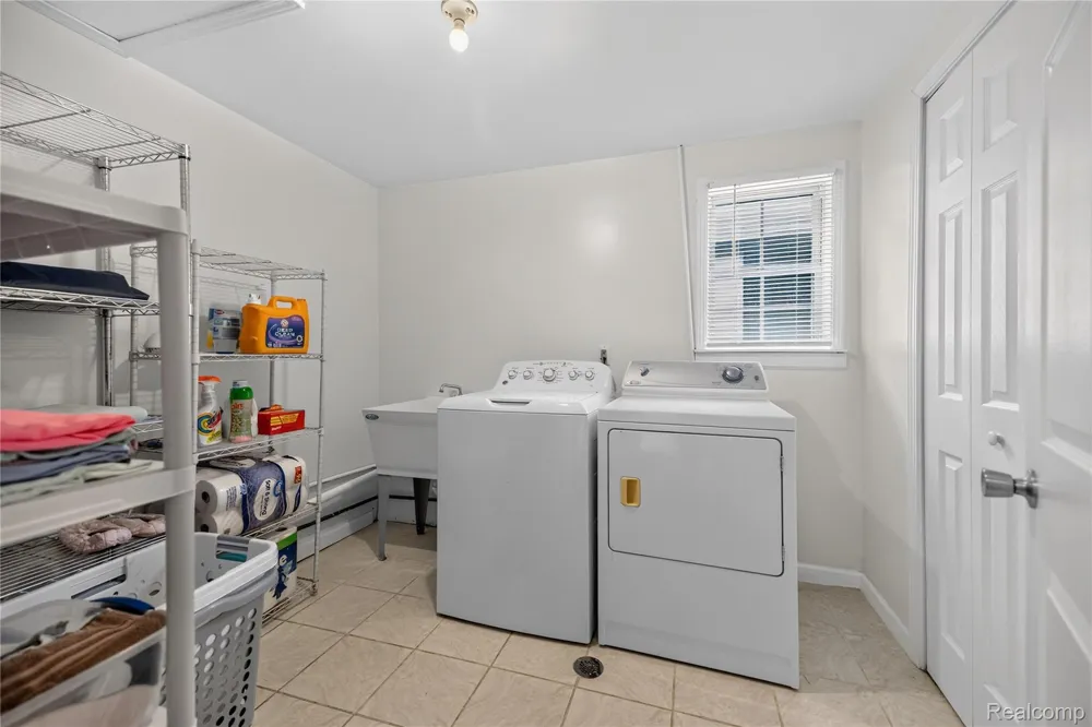 25478 6th Street Grosse Ile Township, MI 48138