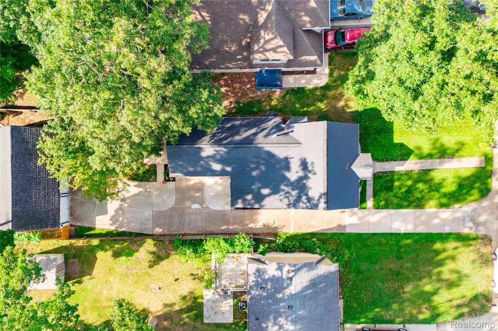 25478 6th Street Grosse Ile Township, MI 48138