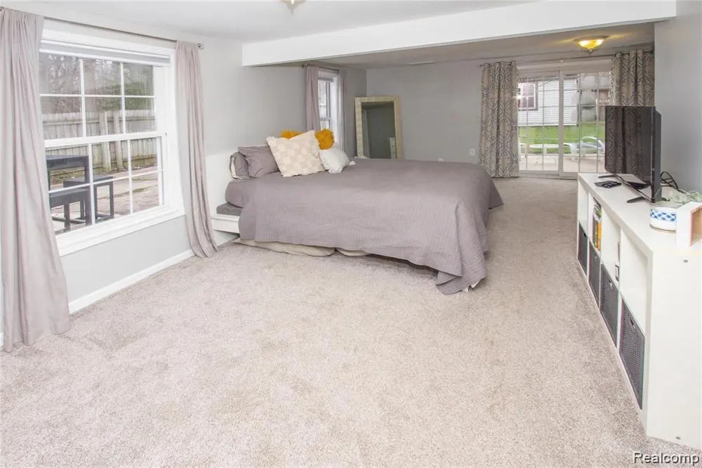 25478 6th Street Grosse Ile Township, MI 48138