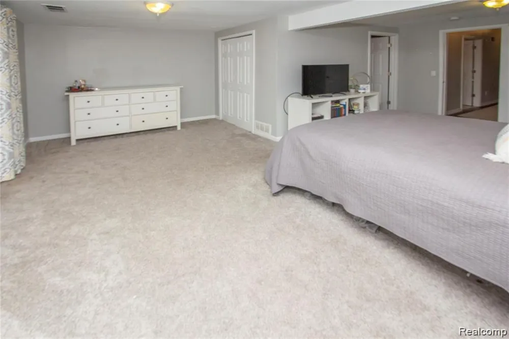 25478 6th Street Grosse Ile Township, MI 48138